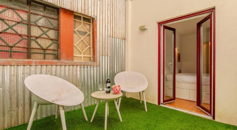 Holiday apartment with jacuzzi & patio | Near Porto Cathedral — photo 3