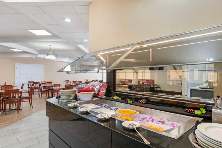 Best Western Plus Kansas City Sports Complex Hotel — photo 4