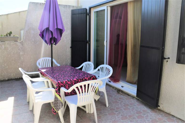 Apartment with pool & terrace — photo 2