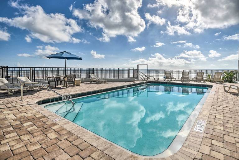 Swim & Relax Daytona Beach Condo w Ocean Access