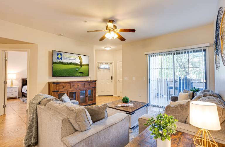 Condo with heated pool, garden & hot tub — photo 4