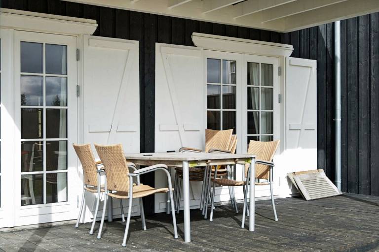 Fully equipped beautiful vacation home with sauna, pool & BBQ | Pets allowed — photo 4