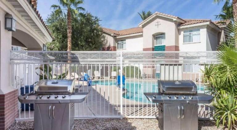 Rental apartment with pool — photo 4