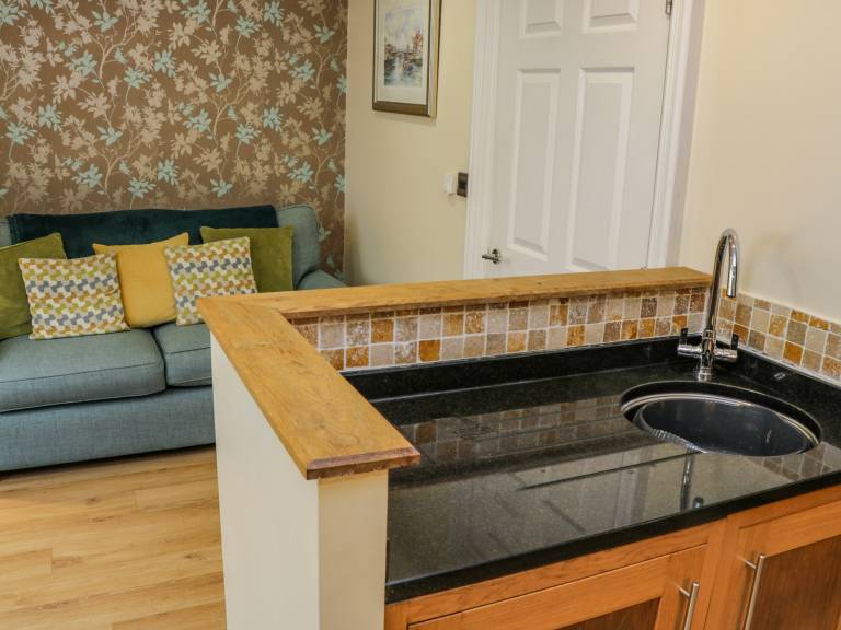 Cottage with 2 rooms for 4 persons — photo 2