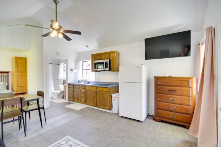 Charming Biloxi Studio w/ Community Pool & Lake! — photo 5