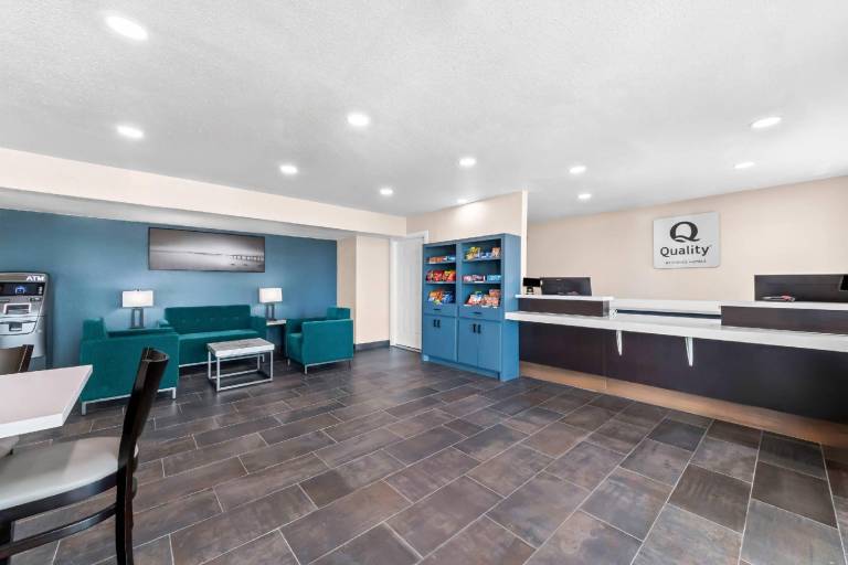 Quality Inn & Suites Port Lavaca near Lighthouse Beach — photo 5