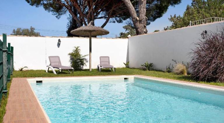 Fully equipped ample house with barbeque, private pool & garden | Pet-friendly — photo 5