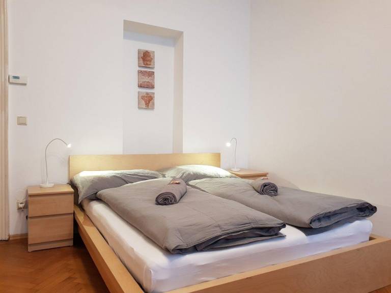 52m2 optimal f Miete bis max 6 Mon direkt bei U6