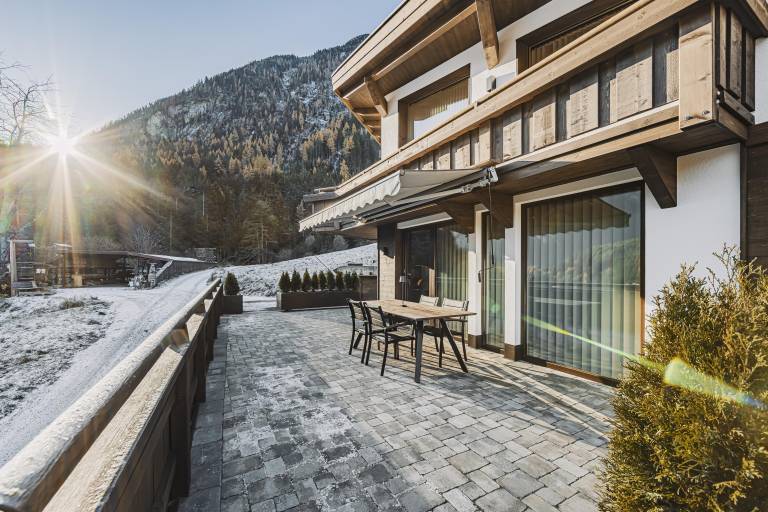 Vacation home with BBQ, sauna & yard | Lake view in Oetz