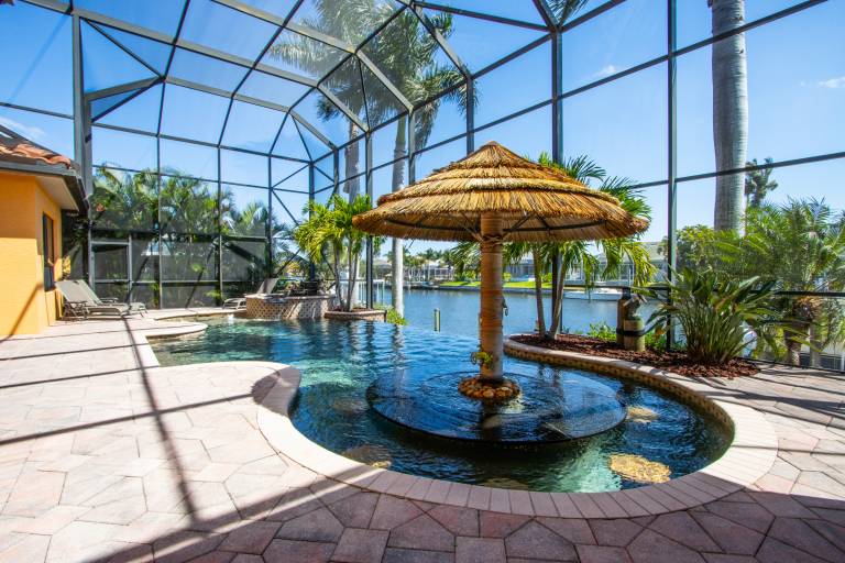 Stunning Home On a Canal With No Bridges To The Gulf of Mexico - Midnight Star — photo 2