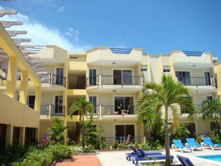 Rental apartment with terrace, garden & pool — photo 3
