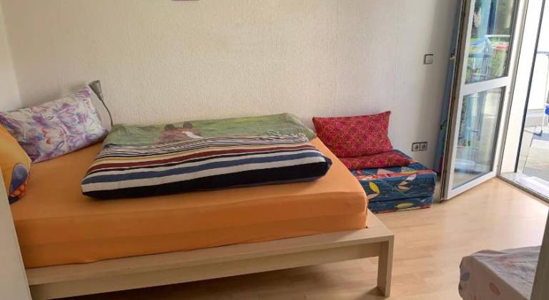 Doppelzimmer mit Terrasse zum Garten, ruhig, Weinbergsblick, zusatzliches Kinderzimmer anbei moglich in Koblenz