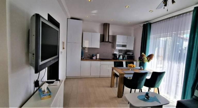 Holiday apartment with jacuzzi, barbecue & terrace — photo 3