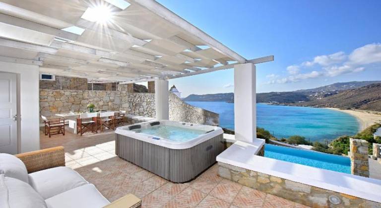 Villa with pool & patio — photo 2