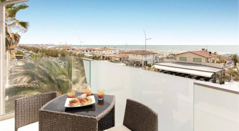 Fully equipped pleasant apartment with terrace | Beach nearby | Dogs allowed in Camaiore