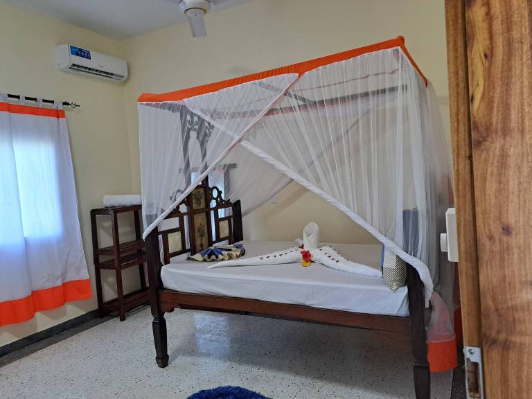Cozy 3 Bedroom Holiday House in Paje, Tanzania — photo 4