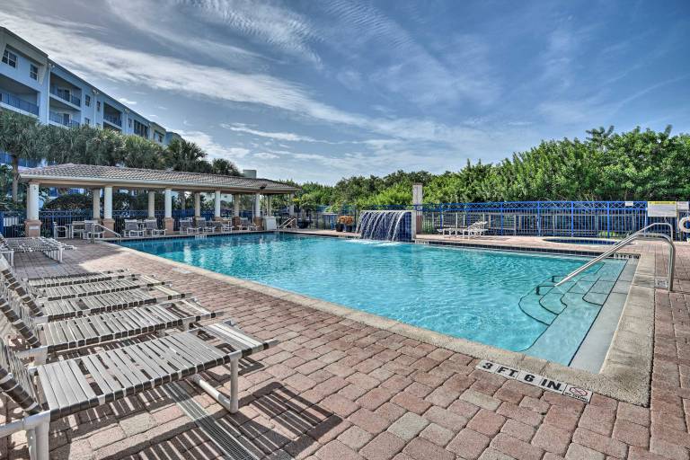 Walk to Ocean Condo w Pool in New Smyrna Beach