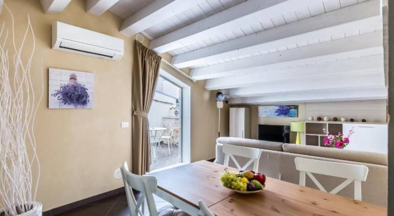 Serviced apartment with patio | Near Duomo of San Giorgio — photo 3