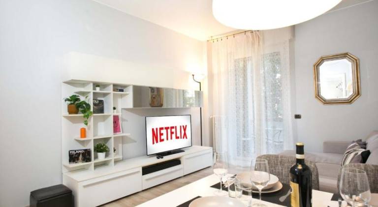 Cozy Home Milano 5 posti letto - 15 minuti dal Duomo - Metro M1 a 4 minuti - AC - Wifi - Netflix — photo 3