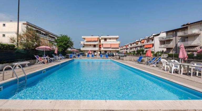 Holiday apartment with pool — photo 3