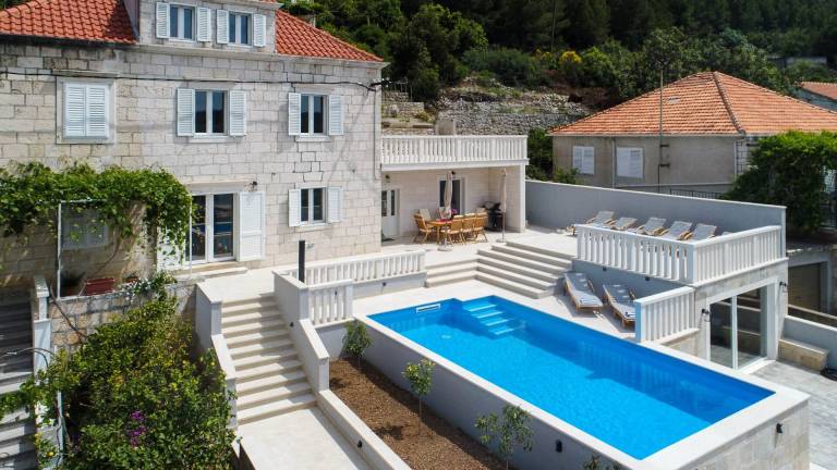 Big villa with yard & private pool | Beach view | Close to the beach | Pets allowed — photo 4