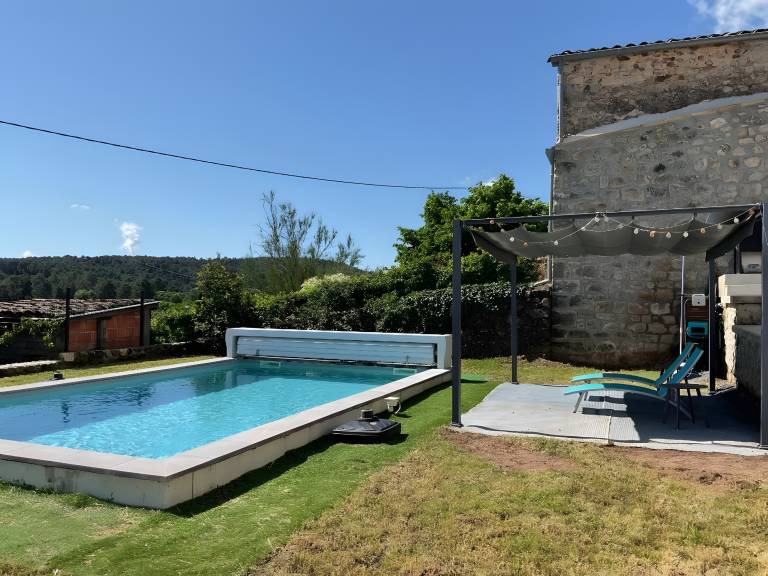 La Maison Bleue du Plot – Peaceful Stone House with Pool and Garden — photo 2
