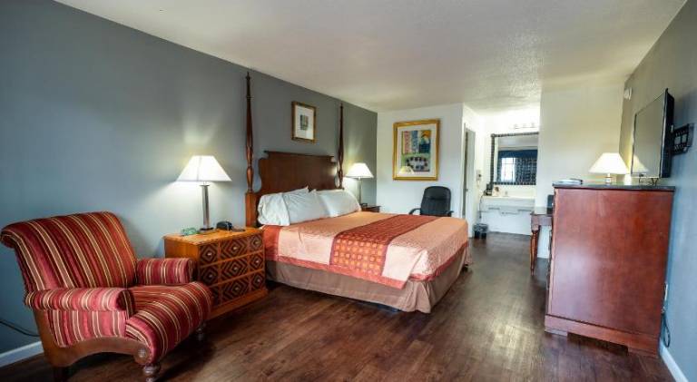 American Inn & Suites Russellville — photo 2