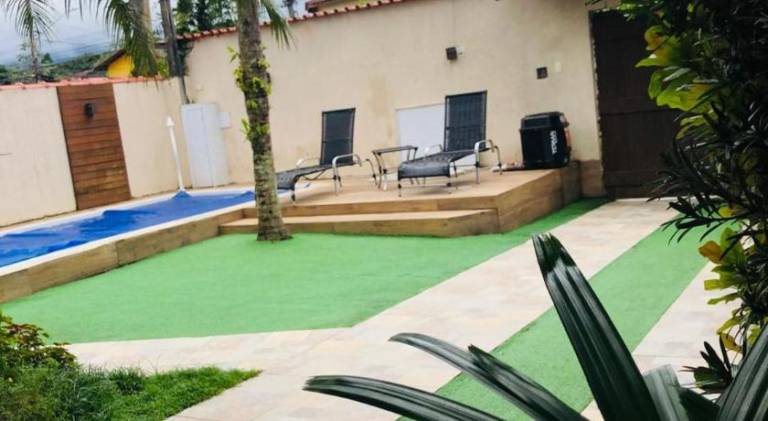 Vacation home with pool & jacuzzi — photo 5