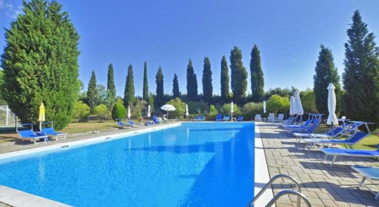 Holiday apartment with pool — photo 3