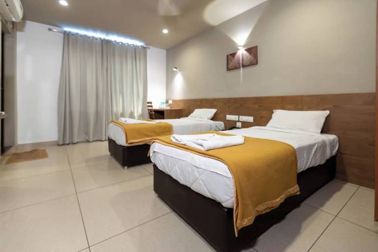 Aryaas Residency Nettoor