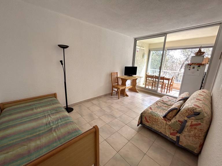 Apartment with 2 rooms for 5 persons — photo 3