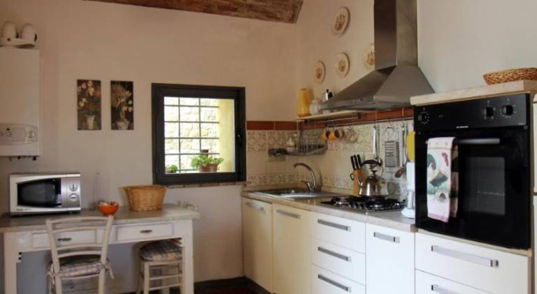 Vacation home with terrace, pool & BBQ — photo 4