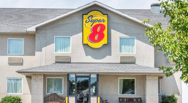 Super 8 By Wyndham Hagerstown/Halfway Area — photo 5