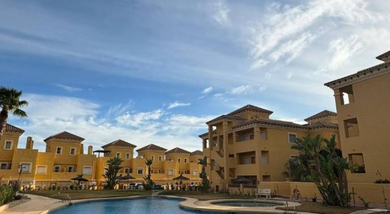 Holiday apartment with terrace, pool & barbecue — photo 3