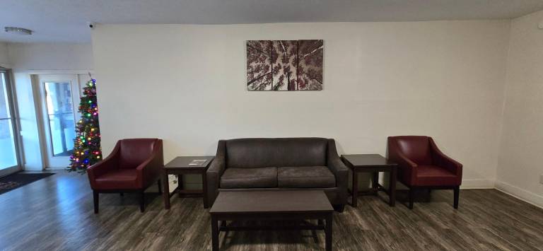 HomeTowne Studios LaGrange — photo 4