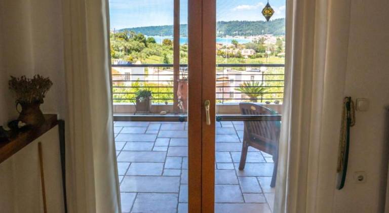 Fully equipped big house with terrace, yard & BBQ | Beach nearby | Pets allowed — photo 4