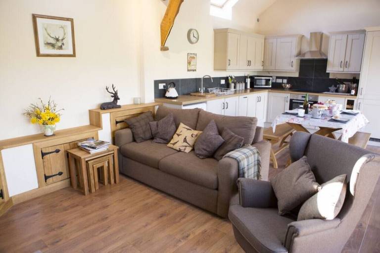 Cottage Raglan