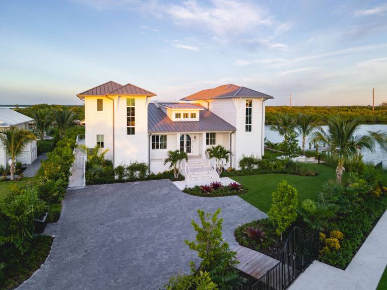 Child-friendly beautiful house with grill, fast internet & yard | Dogs allowed — photo 2