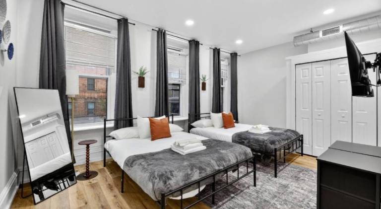 Brand New 2BR in the Heart of Center City that Sleeps 14 people — photo 2