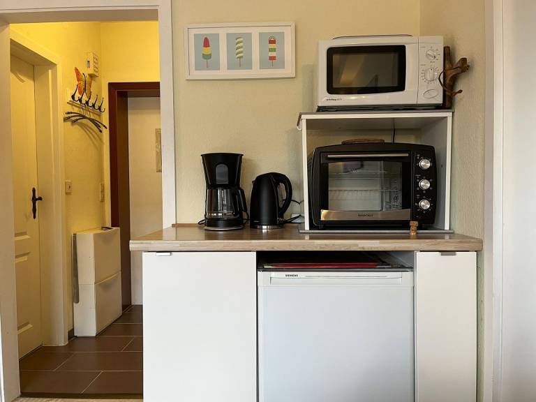 Charmante Ferienwohnung mit Schwimmbad (28Grad) im Haus. Nur ca. 2 km zum Meer. — photo 3