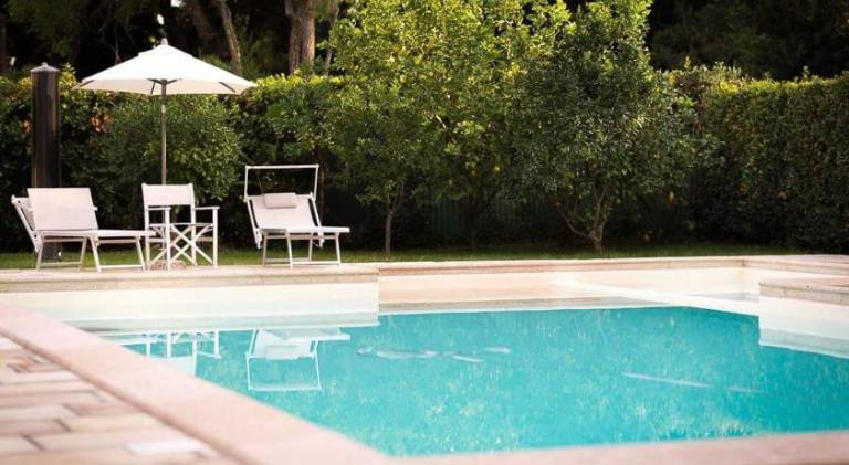 Vacation home with pool, barbecue & yard in Rosignano Marittimo