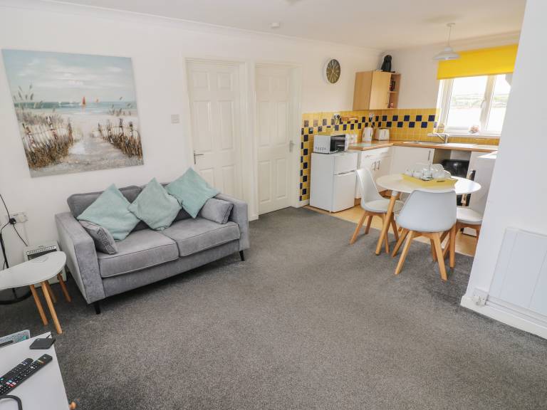 Family-oriented cottage with garden | Pets allowed — photo 4