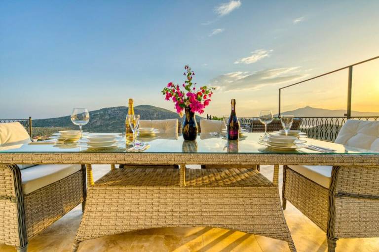 Vacation home with pool & BBQ — photo 4