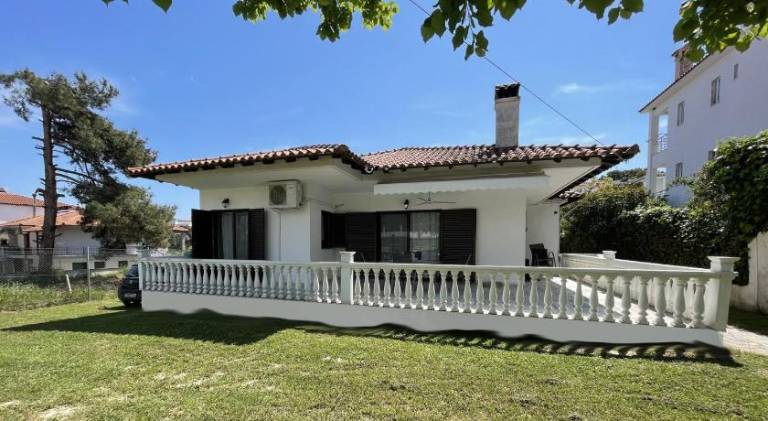 Ample villa with terrace & garden | Close to the beach | Pets are welcome in Sithonia