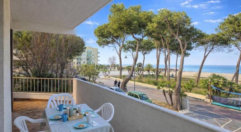 Holiday apartment with 1 room for 4 persons in Silvi