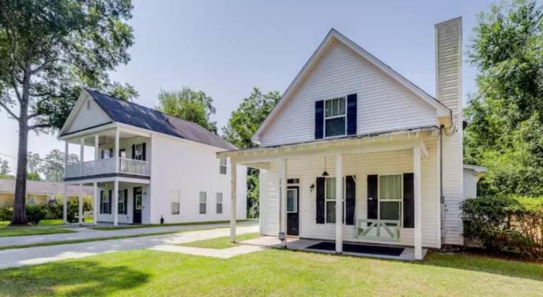 Vacation home with 6 rooms for 16 persons in Pooler, GA