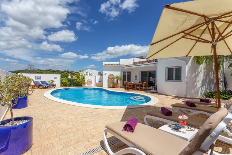 Villa Sagres with Mountain View, Pool & Wi-Fi — photo 4