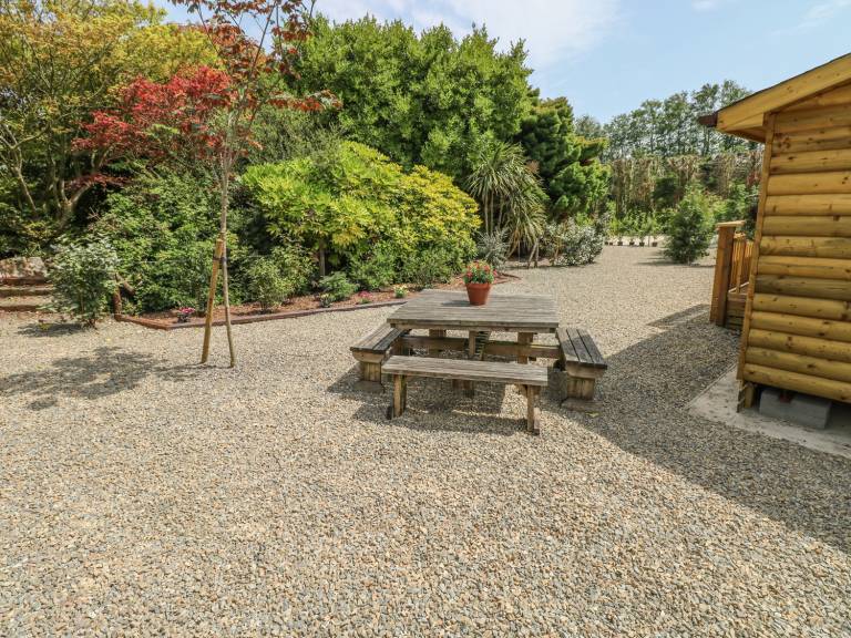 Cottage with yard | Beach view — photo 2