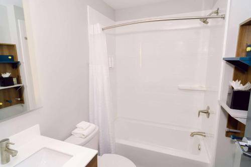 Microtel Inn & Suites by Wyndham Newark NY