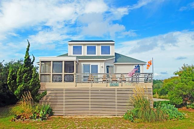 Vacation home with grill | Beach nearby | Pets allowed in Outer Banks, NC